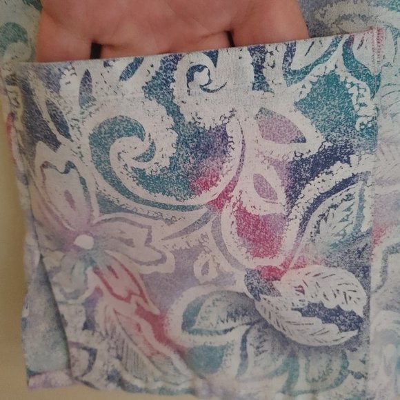 Women's Scrub Top Fundamentals by White Swan , Pastel, Pocket,Leaf Floral, Large - Picture 4 of 5